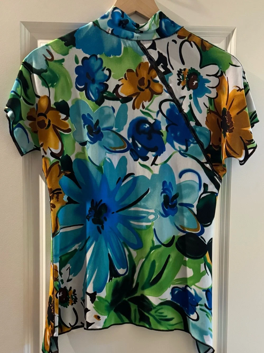 Mock-Neck Floral Short Sleeve Top in Multi-Color - Picture 6 of 7